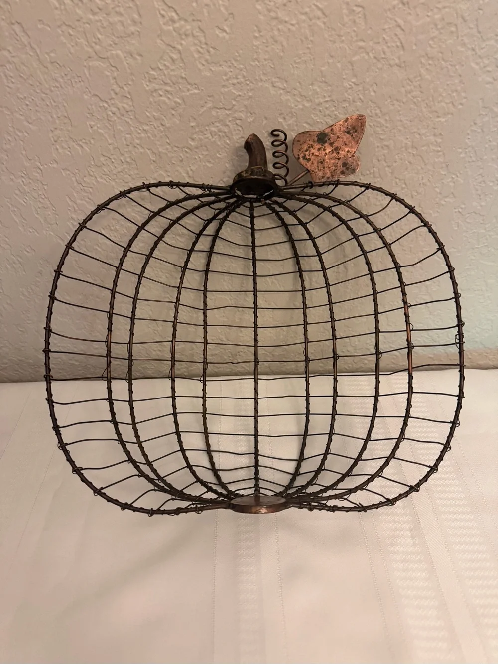 Vintage Metal Wire Gathering Basket Pumpkin Shaped Steam & Leaf Rustic Farmhouse